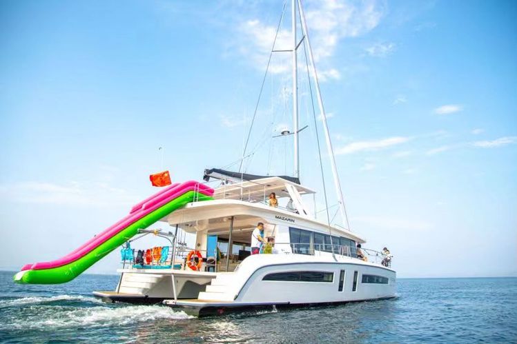 大連東港68尺超大雙體游艇包船出海 - 愛(ài)企查" href="