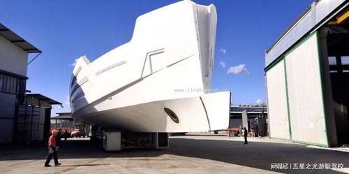 春節期間又一艘超級游艇即將完工,這是一艘精品游艇造型時尚新穎